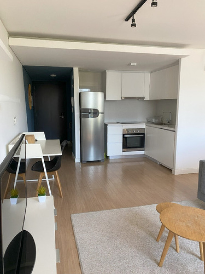 Apartamento ID.10242 - Venta Apartamento 2 Dormitorios y garaje en Centro totalmente amueblado