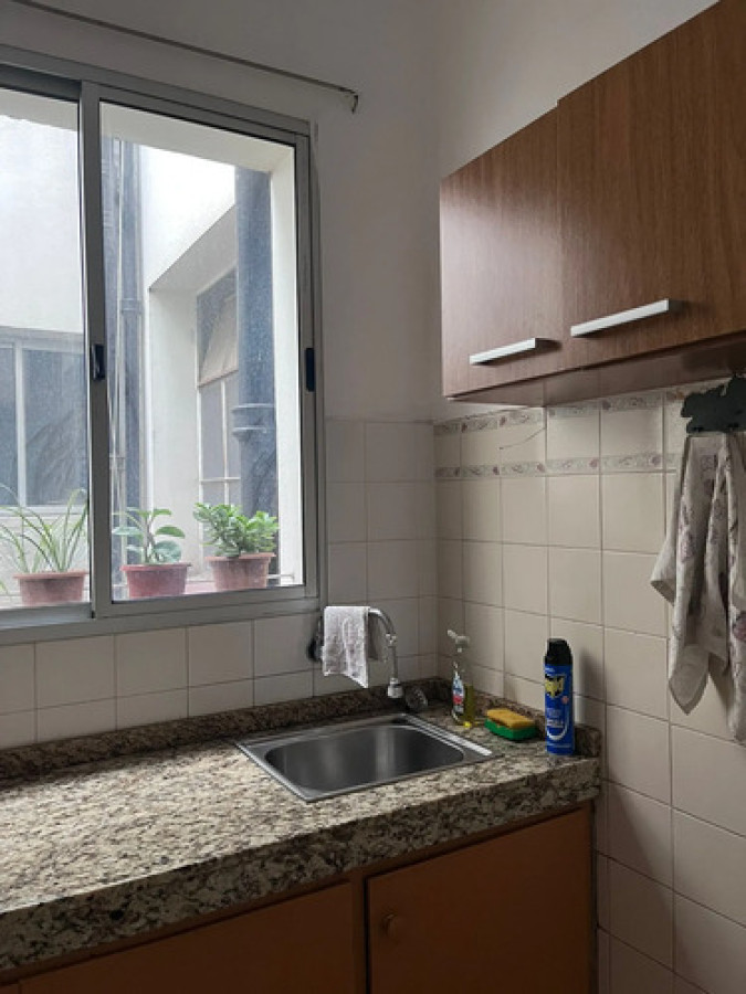 Apartamento ID.12555 - Venta Apartamento De 1 Dormitorio Con Balcón En Ciudad Vieja