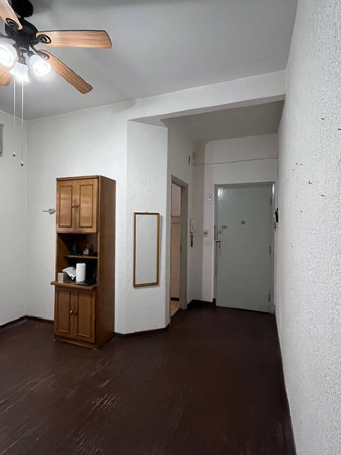 Apartamento ID.12555 - Venta Apartamento De 1 Dormitorio Con Balcón En Ciudad Vieja