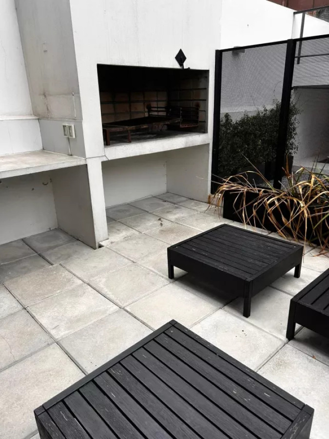Apartamento ID.8485 - Alquiler De Monoambiente Patio Y Parrillero En Pocitos