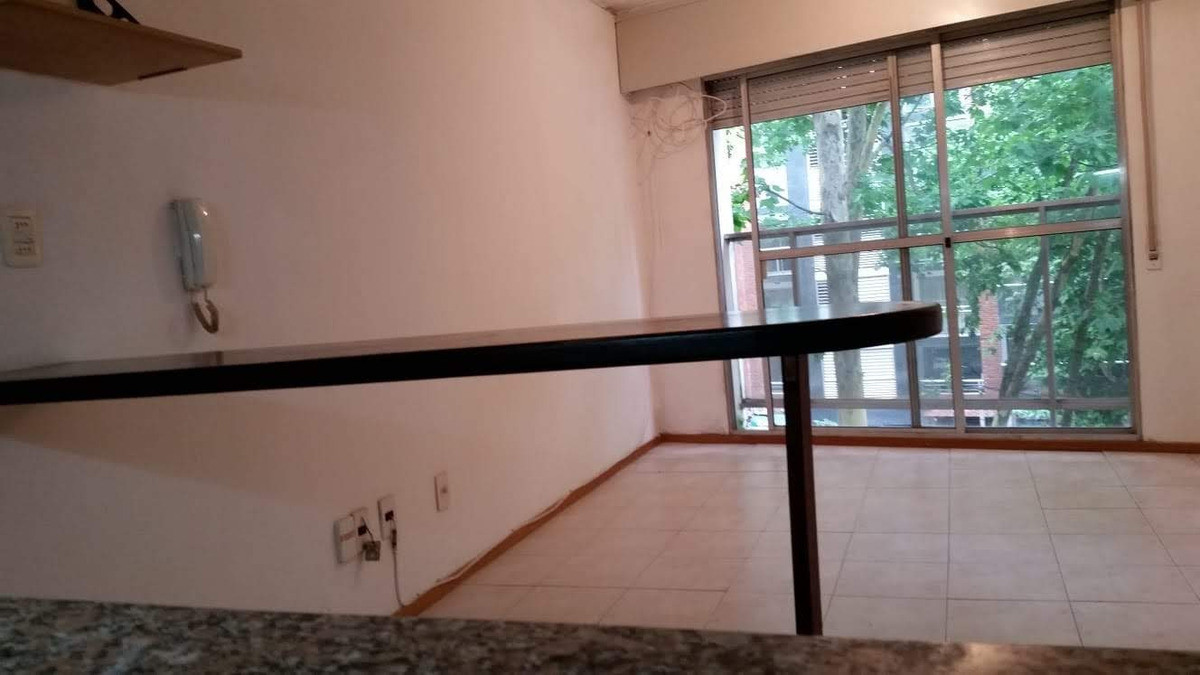 Apartamento ID.3984 - Alquiler Monoambiente Pocitos Av. Brasil Muy Luminoso