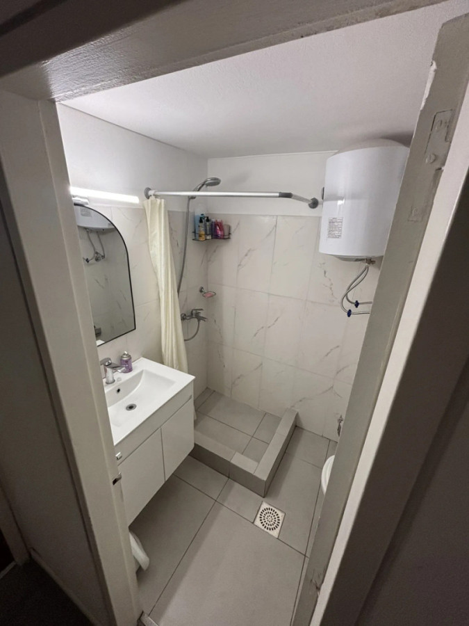 Apartamento ID.12995 - Traspaso De Alquiler Apartamento 2 Dormitorios Opción De Cochera En Centro