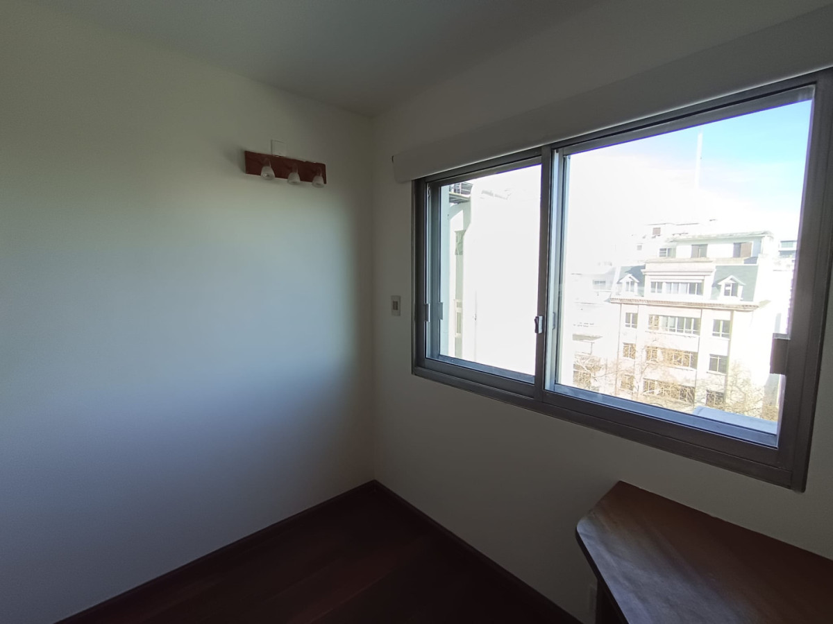 Apartamento ID.13138 - Alquiler Monoambiente Luminoso Reciclado En Pleno Centro
