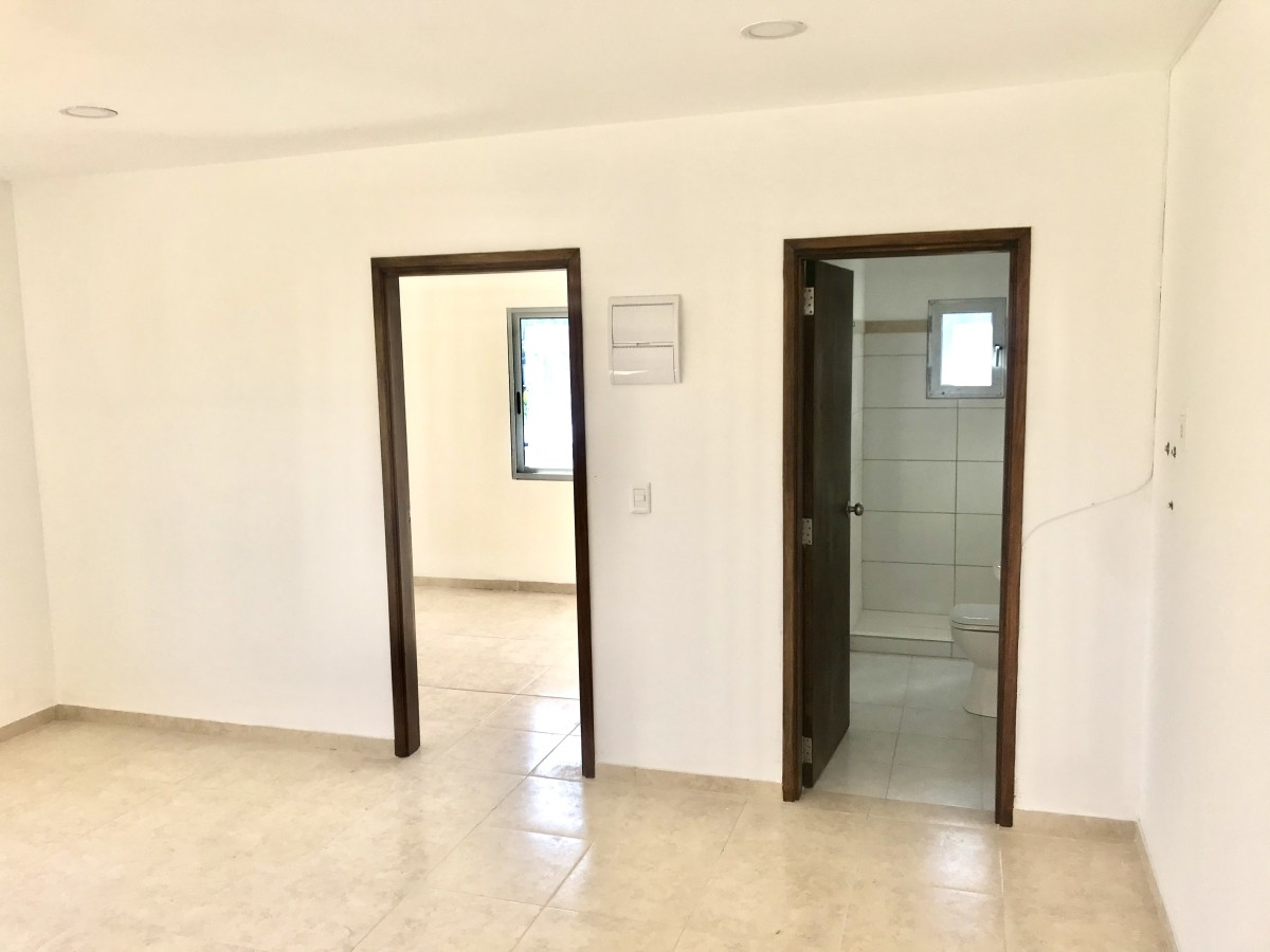 Apartamento ID.4775 - Alquiler apartamento 1 Dormitorio Cochera y Patio Malvin Norte 1 Cuadra Cmo. Carrasco