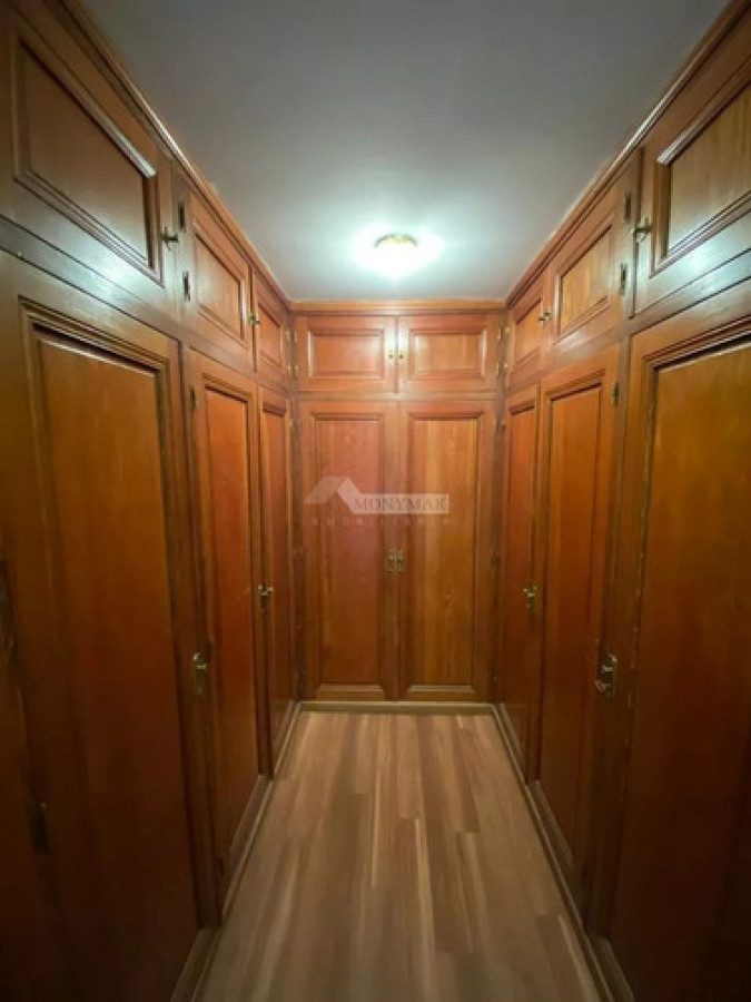 Apartamento ID.11466 - Venta Con Renta Excelente Apartamento 5 Dormitorios 4 Baños Garaje En Punta Carretas