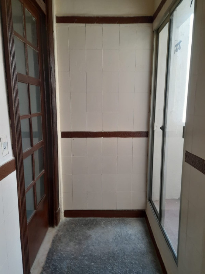 Apartamento ID.8440 - Alquiler Apartamento 5 Dormitorios En Centro