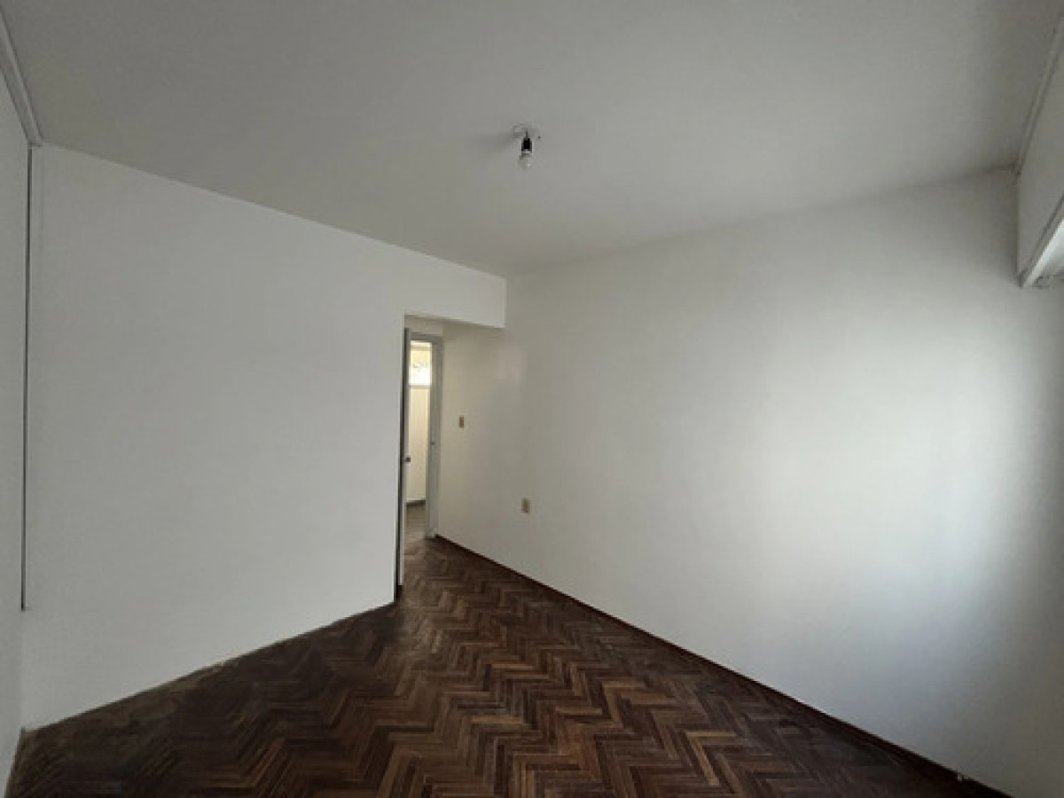 Apartamento ID.12647 - Alquiler Amplio Apartamento 2 Dormitorios Frente Al Casmu La Blanqueada