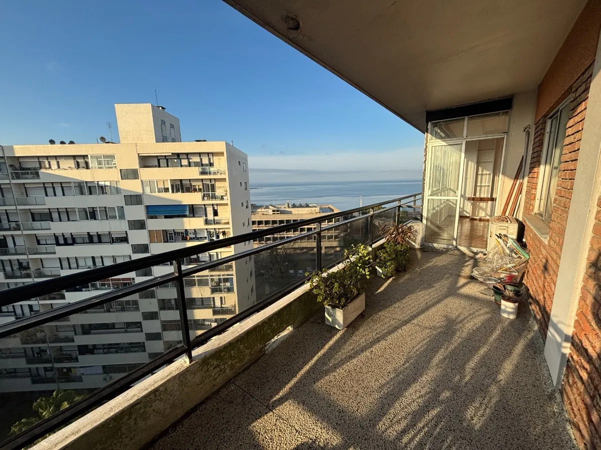 Apartamento ID.12578 - Alquiler Apartamento 3 Dormitorios Balcón Garaje Parque Rodó