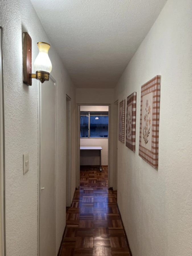 Apartamento ID.12938 - Alquiler Apartamento Semi Amoblado 3 Dormitorios 2 Baños Amplio Y Luminoso En Centro