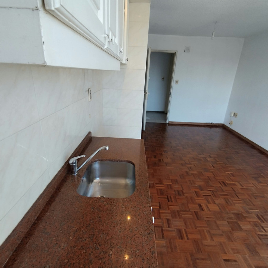 Apartamento ID.13131 - Alquiler Apartamento 1 Dormitorio En Pocitos Nuevo Casi Nuevo