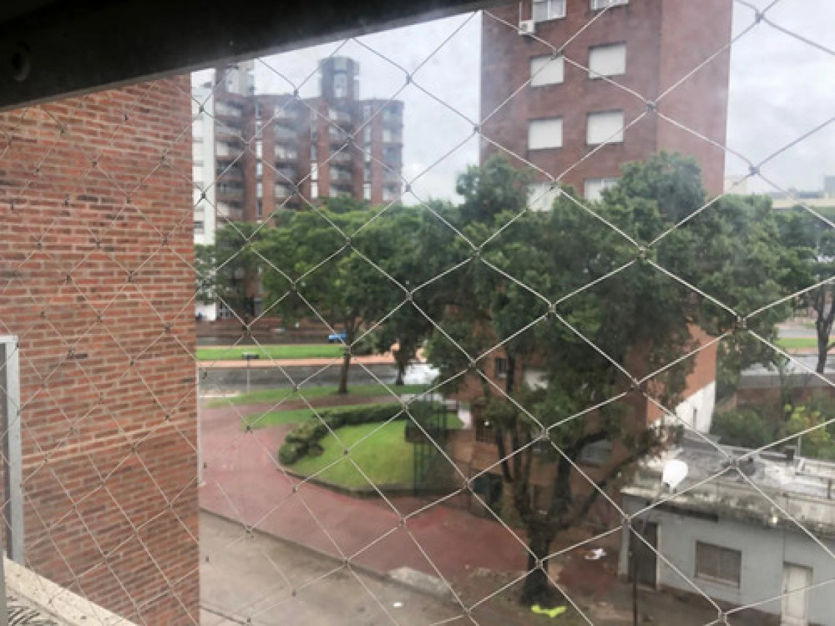Apartamento ID.12984 - Venta Apartamento 3 Dormitorios Muy Luminoso Excelente Ubicación En La Blaqueada