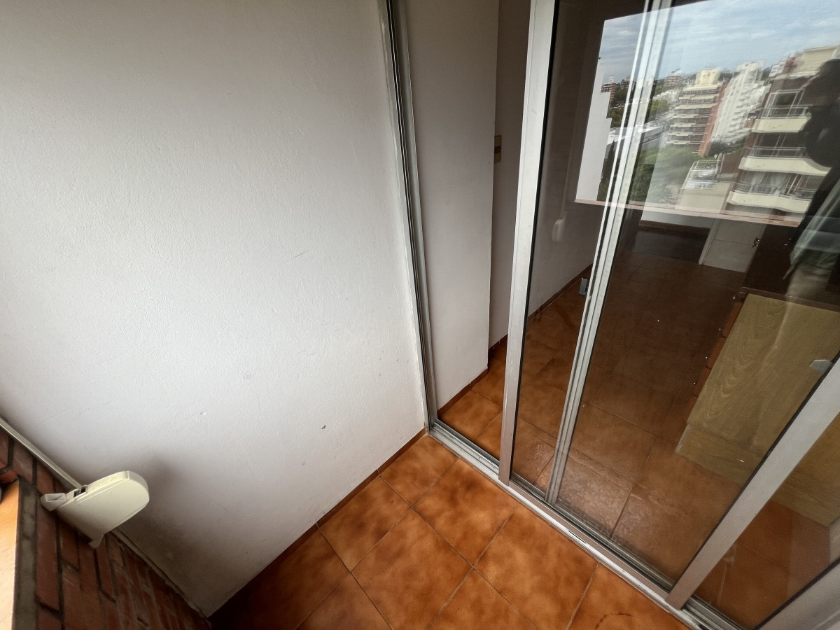 Apartamento ID.3376 - Alquiler Apartamento 2 Dormitorios Balcón En Pocitos Nuevo