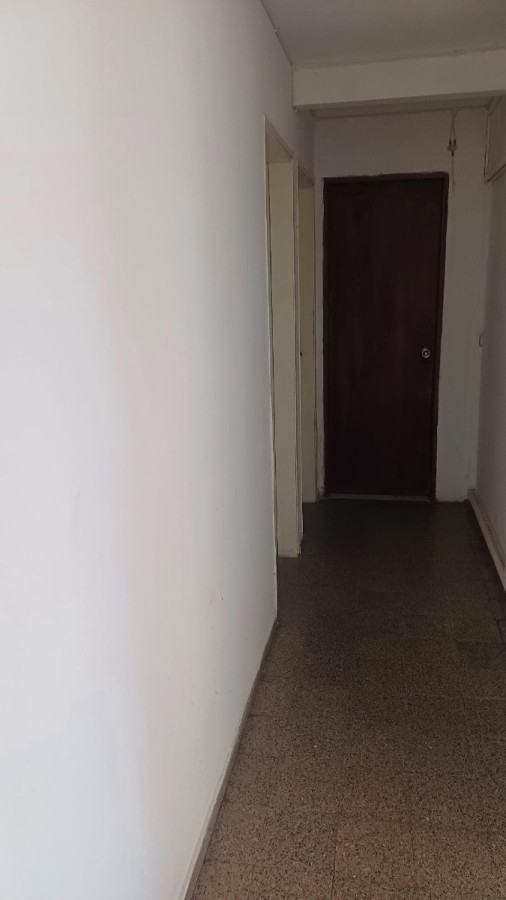 Apartamento ID.7692 -  Venta Apartamento 3 Dormitorios Muy Cómodo Predio Cerrado En Mercado Modelo