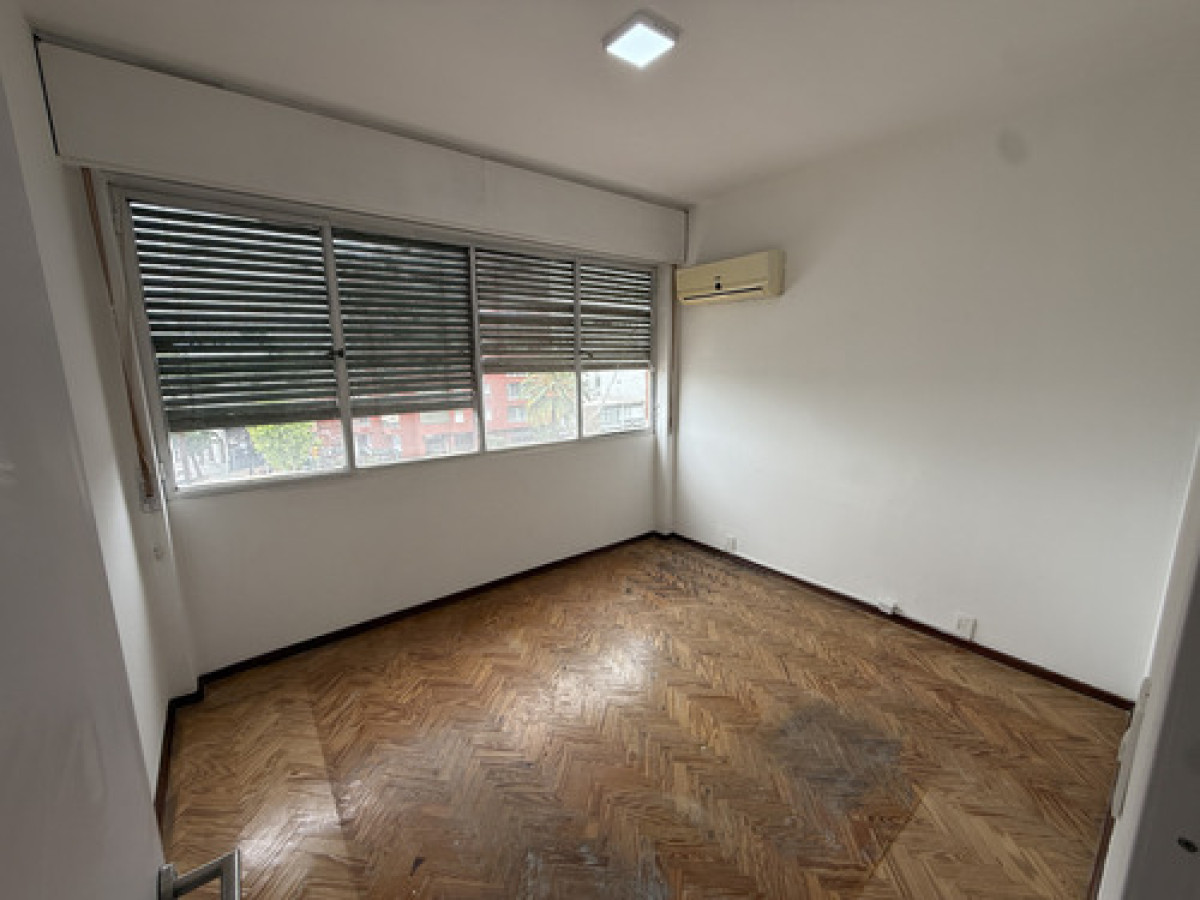Apartamento ID.11511 - Alquiler Hermoso Apartamento 2 Dormitorios y Servicio 2 Baños, En Reducto