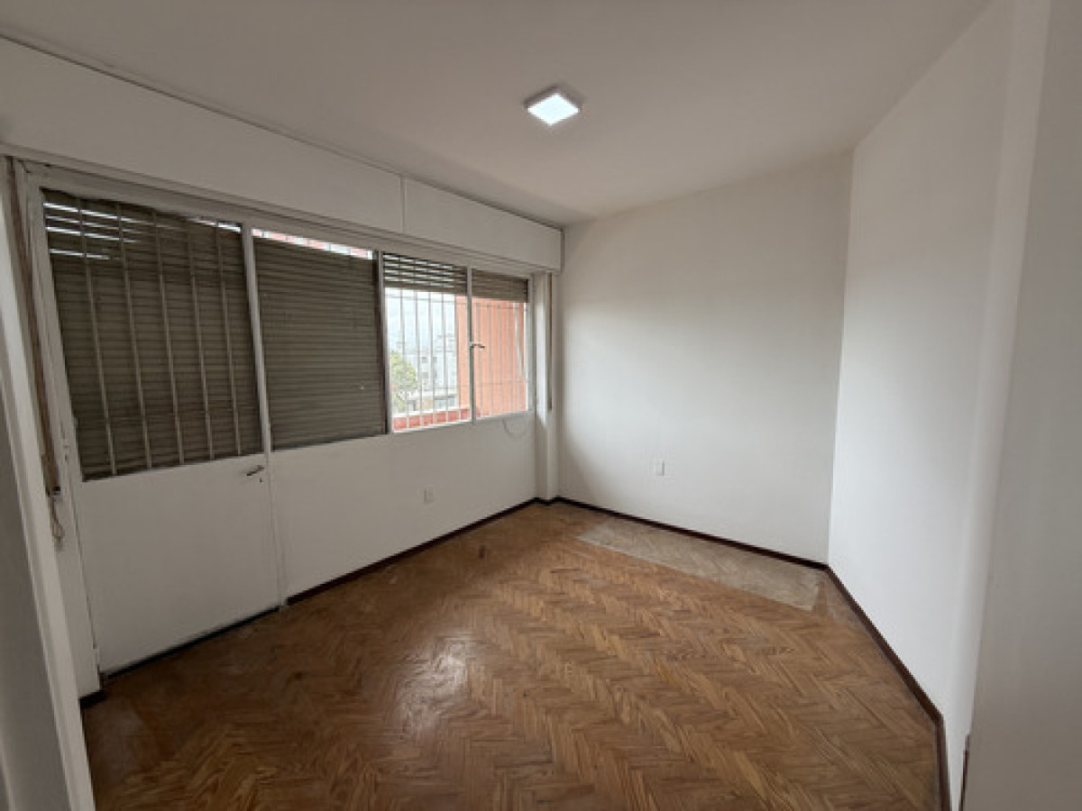 Apartamento ID.11511 - Alquiler Hermoso Apartamento 2 Dormitorios y Servicio 2 Baños, En Reducto