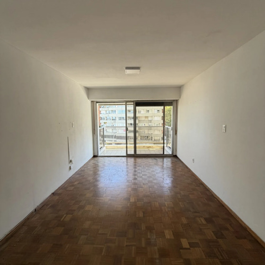 Apartamento ID.11938 - Alquiler Monoambiente Con Balcón Pocitos Frente A Rambla