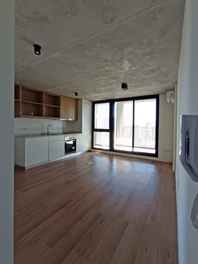 Apartamento ID.13148 - Alquiler Apartamento Nuevo De 1 Dormitorio Con Balcón Contrafrente En Centro