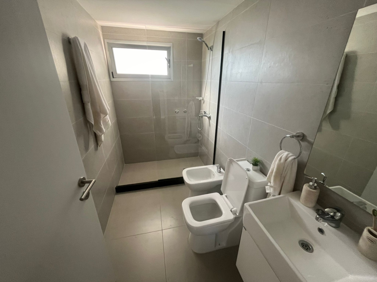 Apartamento ID.6605 - Venta Apartamento A Nuevo 2 Dormitorios Terraza Centro