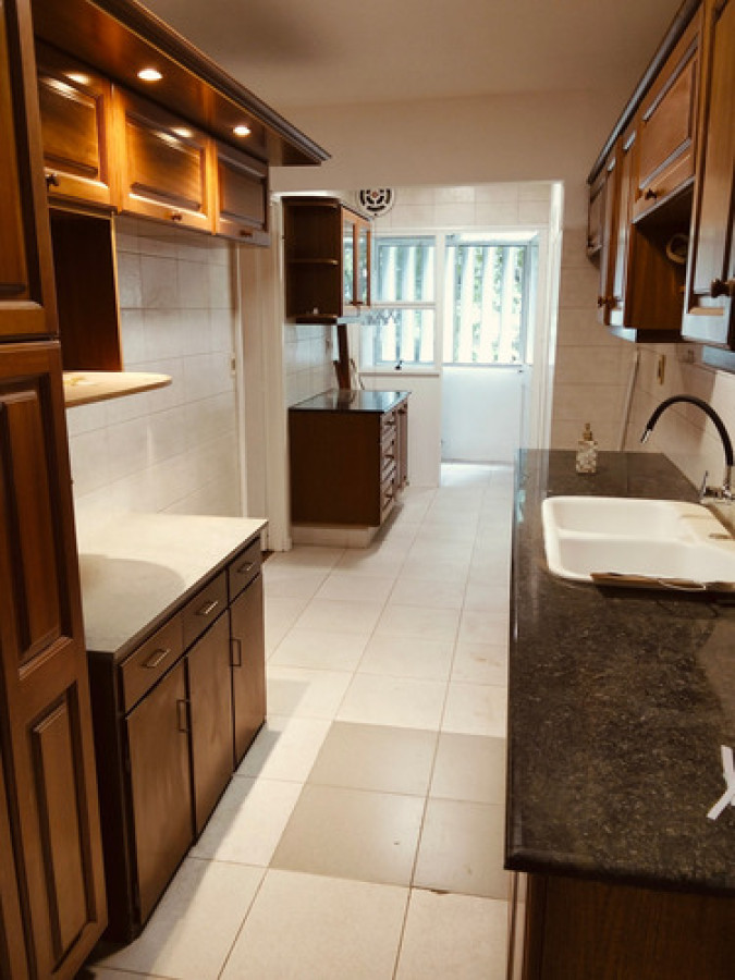 Apartamento ID.11428 - Dueño Venta O Alquiler. 3 Dormitorios Y Servicio. Garage Cómodo. Todo Al Frente. 50 Metros Rambla