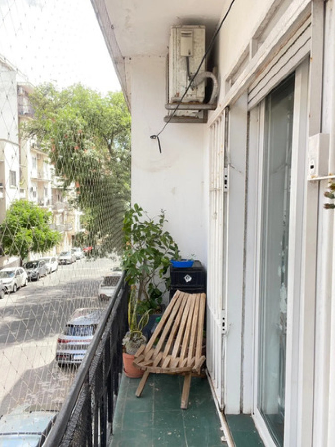 Apartamento ID.12306 - Venta Apartamento 2 Dormitorios, Al Frente Y A Pasos De La Rambla.