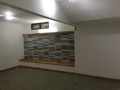 Alquiler o Venta Apartamento 2 Dormitorios Reducto Con Patio Luminoso