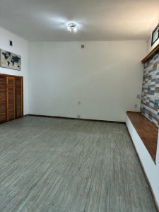 Alquiler o Venta Apartamento 2 Dormitorios Reducto Con Patio Luminoso