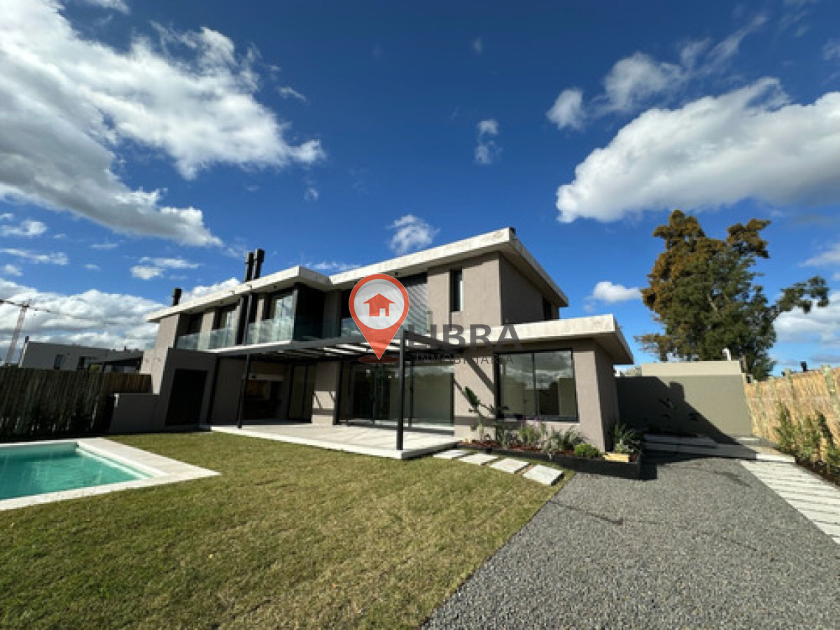 Casa ID.9055 - Alquiler Casa A Estrenar 3 Dormitorios Con Jardín Y Piscina En Carrasco Norte