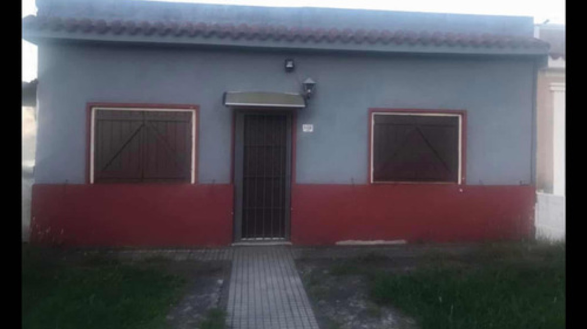 Casa ID.8925 - Venta Casa Con Renta 2 Dormitorios Patio Parrillero Garage En Colón