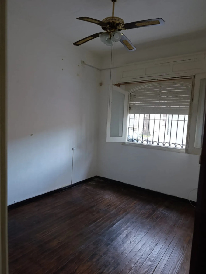 Casa ID.13261 - Alquiler Casa Al Frente De 1 Dormitorio Sin Gastos Comunes En Tres Cruces