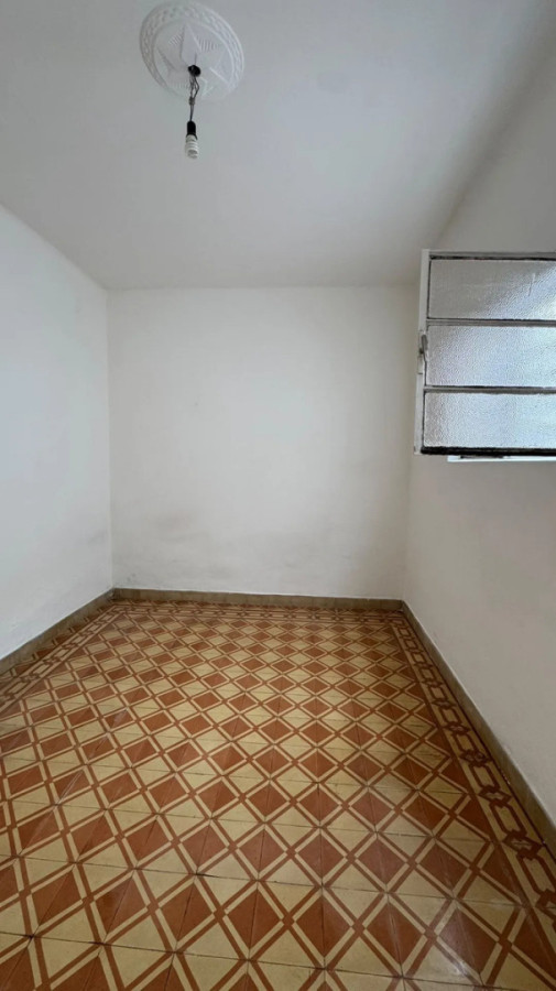 Casa ID.13374 - Alquiler Casa De 2 Dormitorios Patio Sin Gastos Comunes En Parque Batlle
