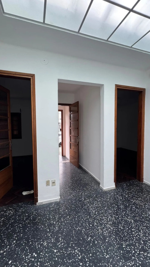 Casa ID.13374 - Alquiler Casa De 2 Dormitorios Patio Sin Gastos Comunes En Parque Batlle