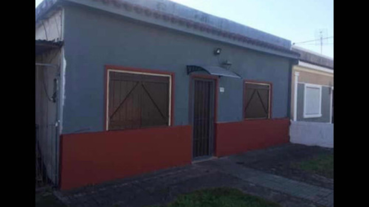 Casa ID.8925 - Venta Casa Con Renta 2 Dormitorios Patio Parrillero Garage En Colón