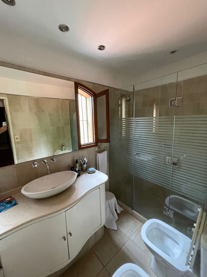Casa ID.5874 - Venta Casa 4 Dormitorios 3 Baños Garaje 3 En Punta Carretas