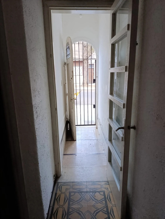 Casa ID.13260 - Alquiler Casa Al Frente De 1 Dormitorio Sin Gastos Comunes En Tres Cruces