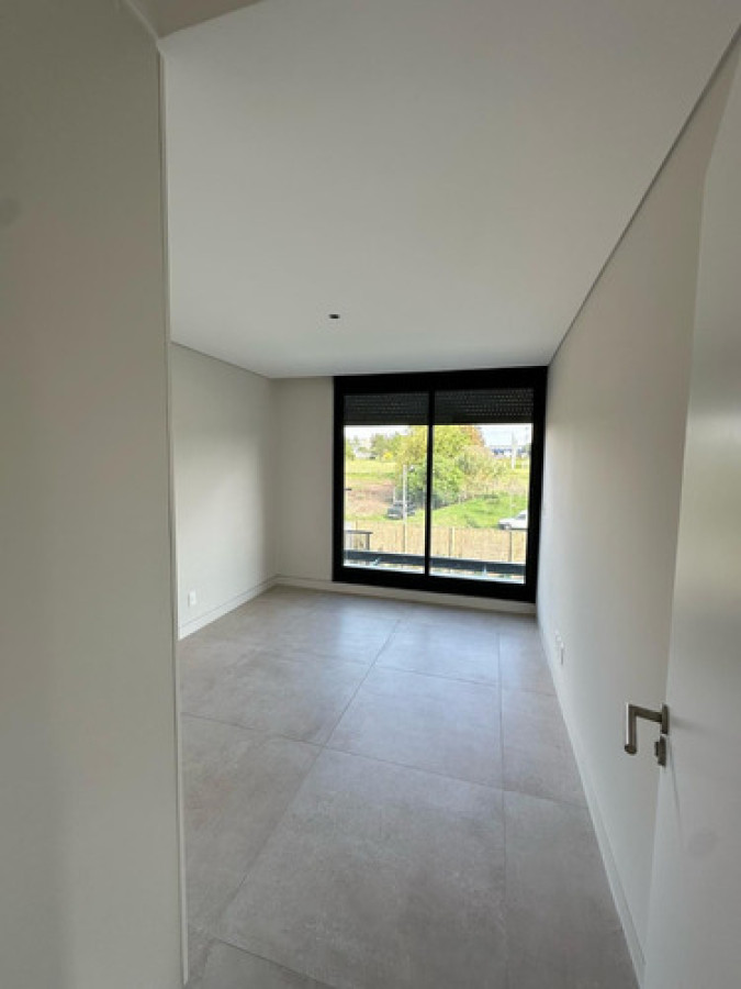 Casa ID.9055 - Alquiler Casa A Estrenar 3 Dormitorios Con Jardín Y Piscina En Carrasco Norte