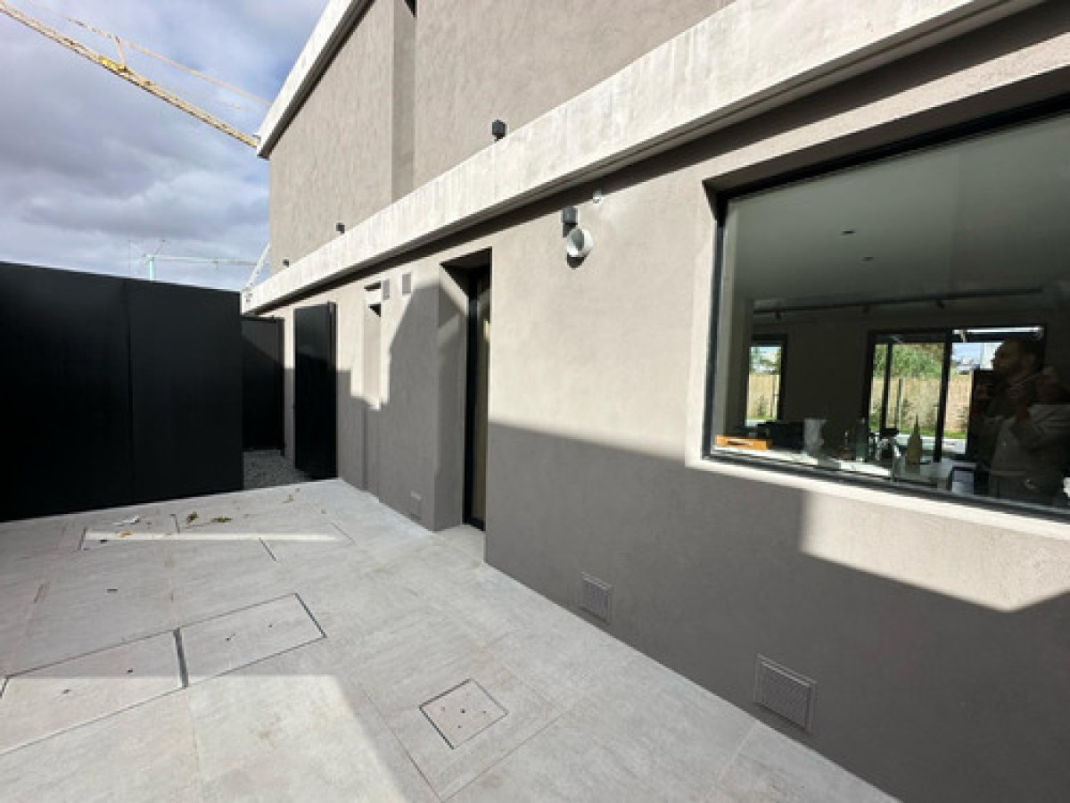 Casa ID.9055 - Alquiler Casa A Estrenar 3 Dormitorios Con Jardín Y Piscina En Carrasco Norte