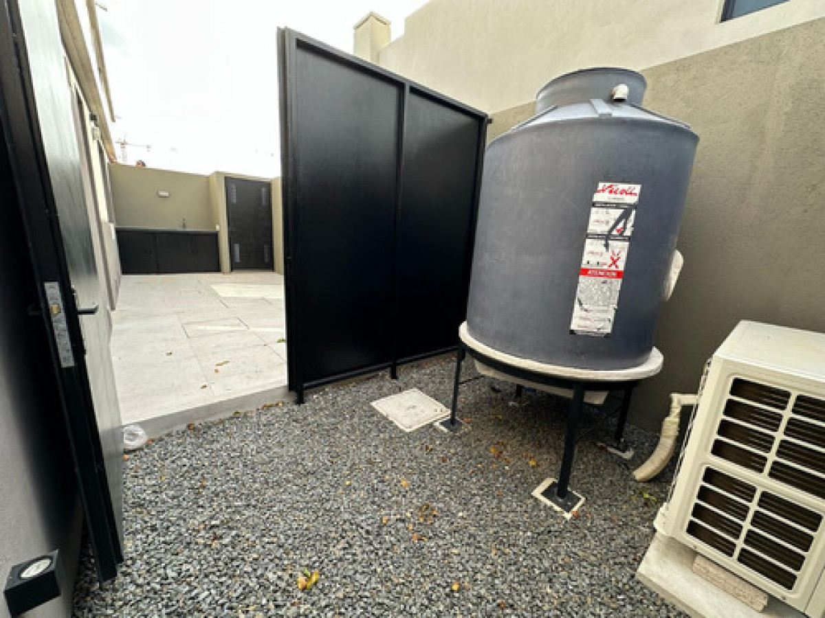 Casa ID.9055 - Alquiler Casa A Estrenar 3 Dormitorios Con Jardín Y Piscina En Carrasco Norte