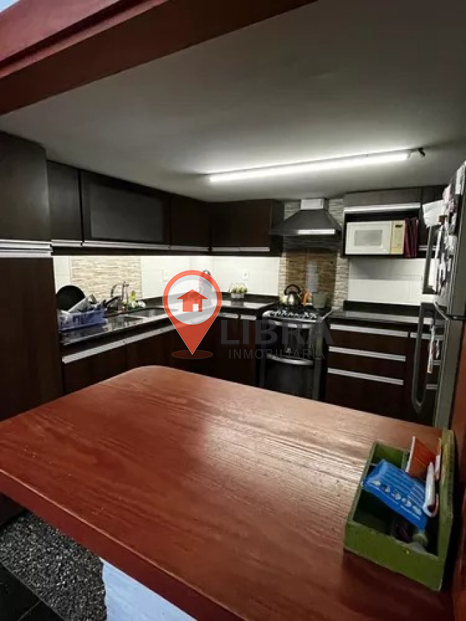 Casa ID.1265 - SE VENDE IMPERDIBLE CASA EN CORDON 4 DORMITORIOS y GARAJE!
