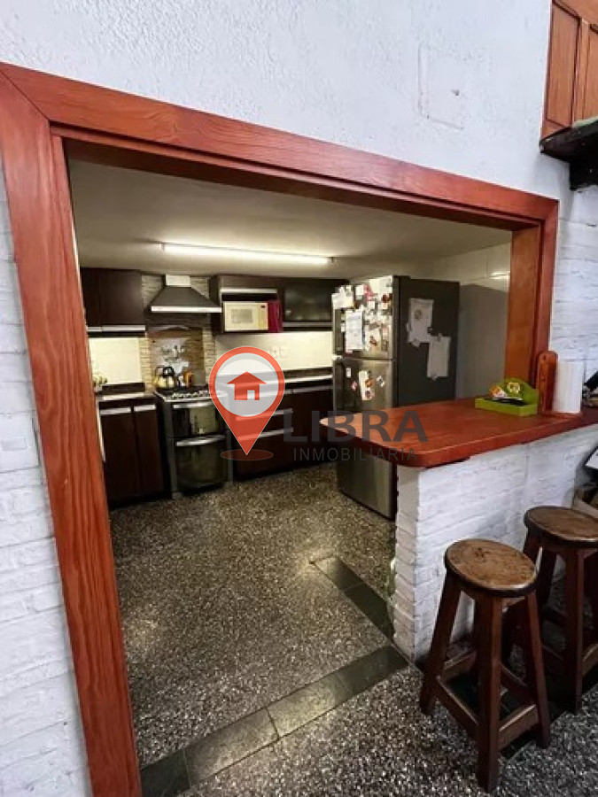 Casa ID.1265 - SE VENDE IMPERDIBLE CASA EN CORDON 4 DORMITORIOS y GARAJE!