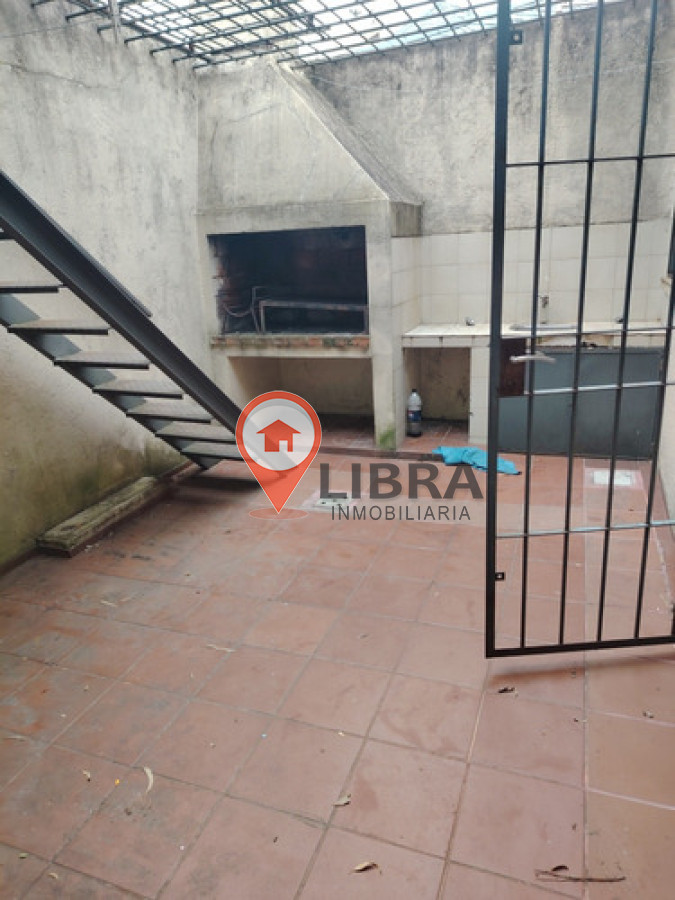 Casa ID.10373 - Casa En Carrasco 3 Dormitorios Garaje Parrillero Jardín