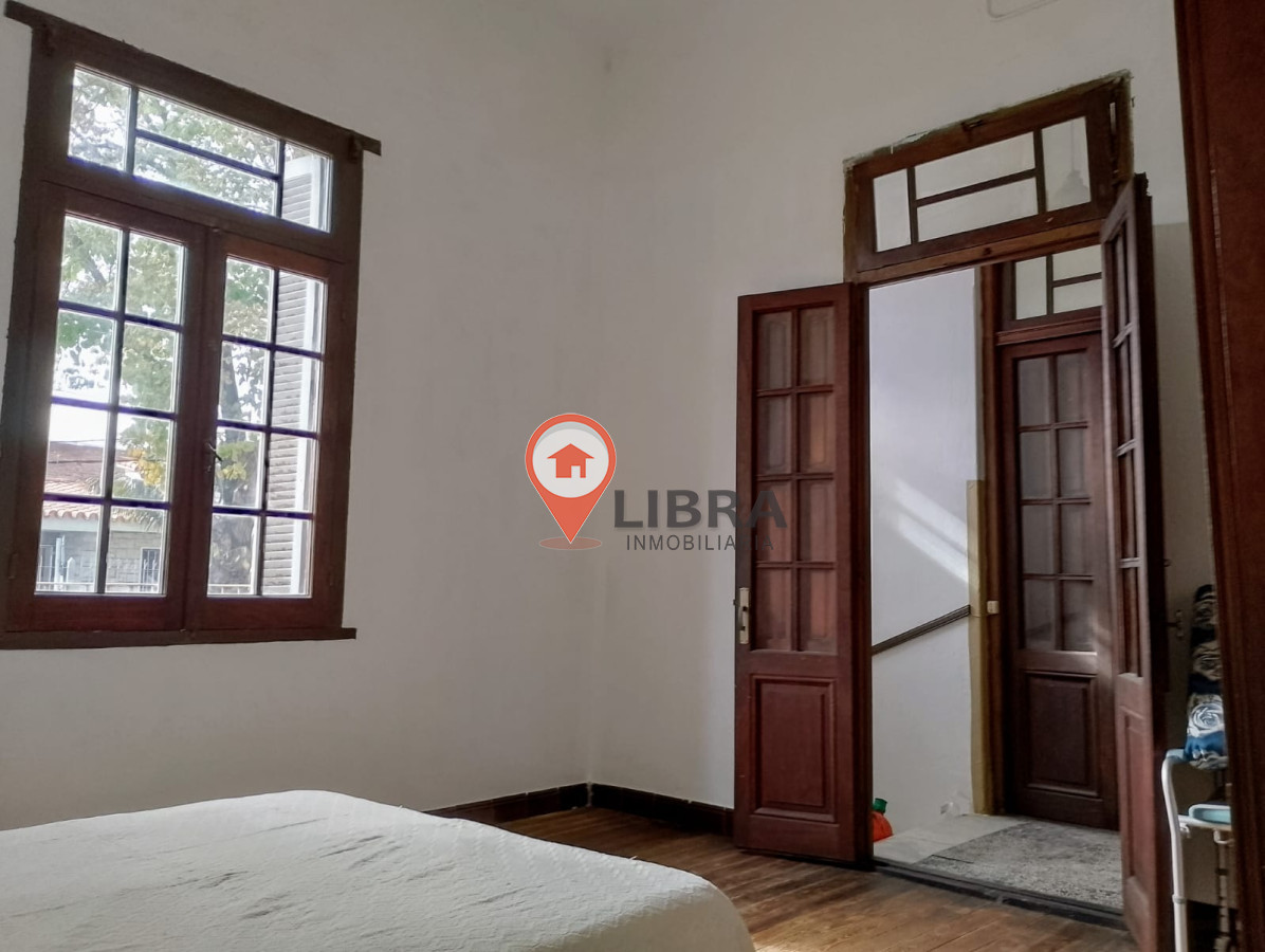 Casa ID.10050 - VENTA CASA EN PASO DE LAS DURANAS 2 DORMITORIOS 2 COCHERAS Y PARRILLERO!