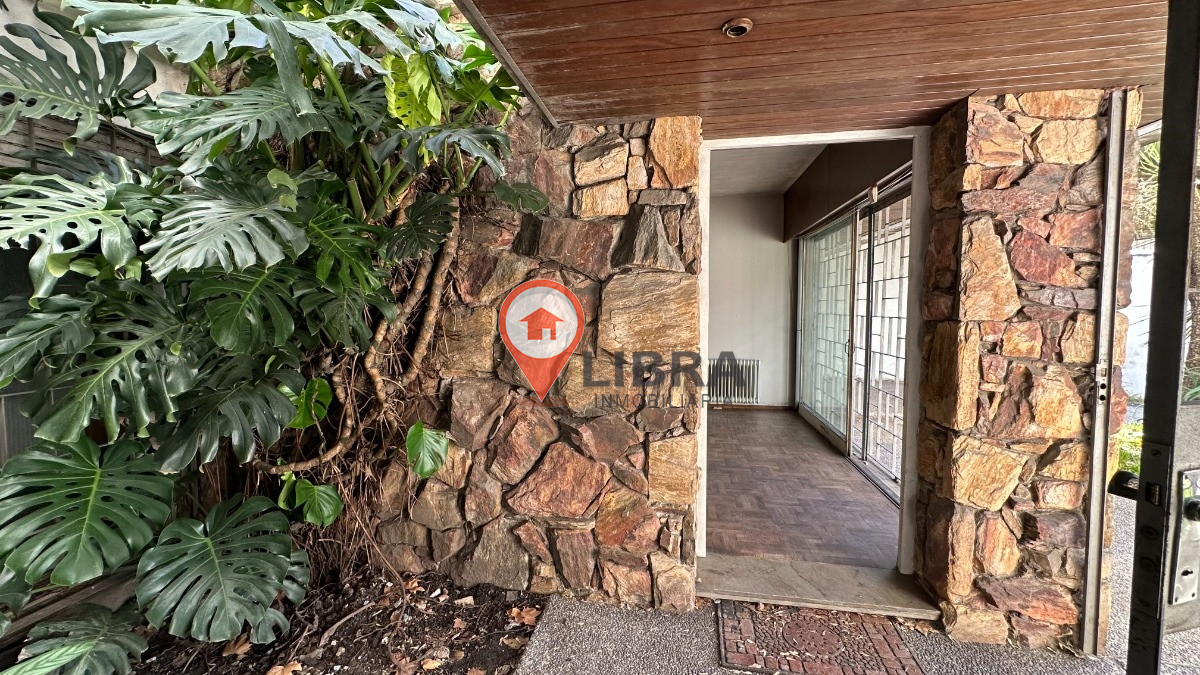 Casa ID.5360 - Excelente oportunidad Hermosa Casa sobre Av Luis Alberto De Herrera.