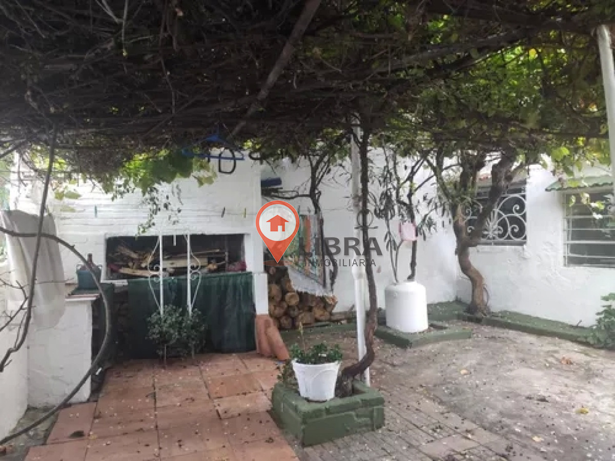 Casa ID.2146 - Casa De 2 Apartamentos Pérez Castellanos Sin Gastos Comunes
