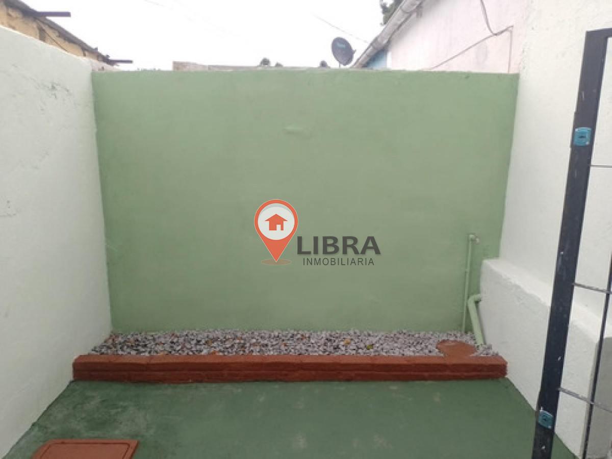 Casa ID.9135 - Alquiler Casa Al Frente De 2 Dormitorios Patio Con Parrilero En Flor De Maroñas