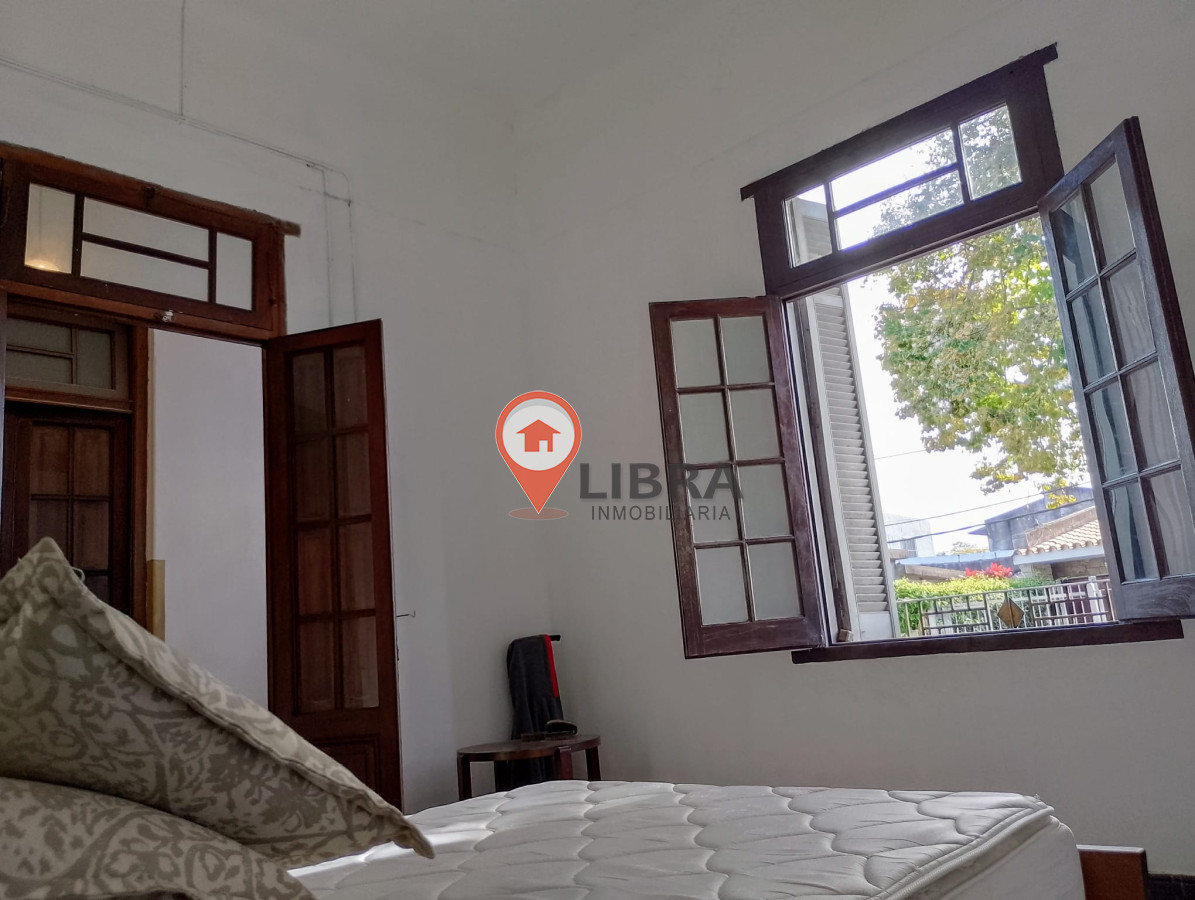 Casa ID.10050 - VENTA CASA EN PASO DE LAS DURANAS 2 DORMITORIOS 2 COCHERAS Y PARRILLERO!