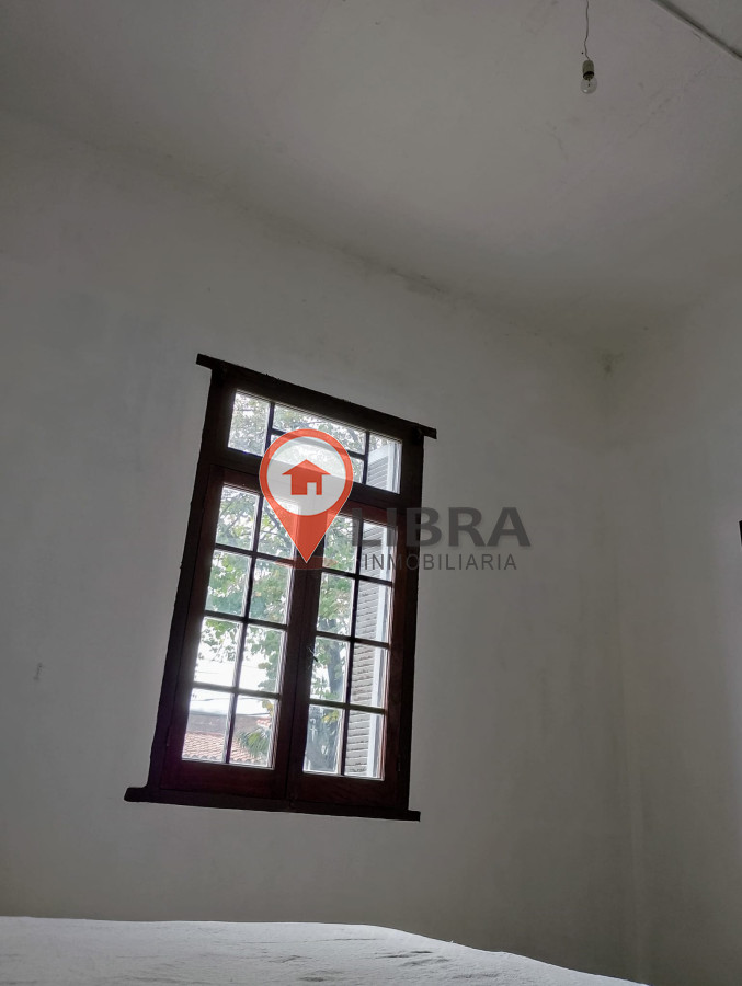 Casa ID.10050 - VENTA CASA EN PASO DE LAS DURANAS 2 DORMITORIOS 2 COCHERAS Y PARRILLERO!