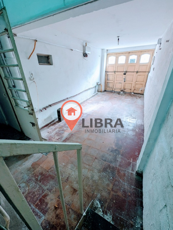 Casa ID.3722 - EXCELENTE PROPIEDAD EN POCITOS! 4 DORMITORIOS 2 BAÑOS Y GARAJE!