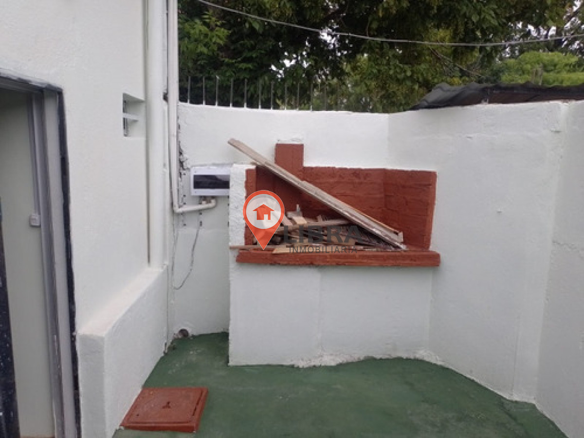 Casa ID.9135 - Alquiler Casa Al Frente De 2 Dormitorios Patio Con Parrilero En Flor De Maroñas