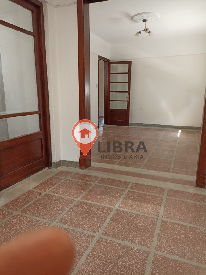 Casa ID.7838 - Hermosa Casa De Altos Con 4 Dorm y 2 Baños Con Balcón 
