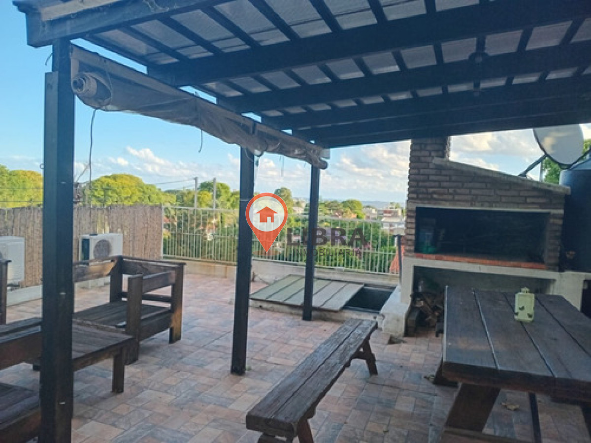 Casa ID.9677 - Hermosa Casa De 4 Dorm Cochera Jardín Terraza Parrillero